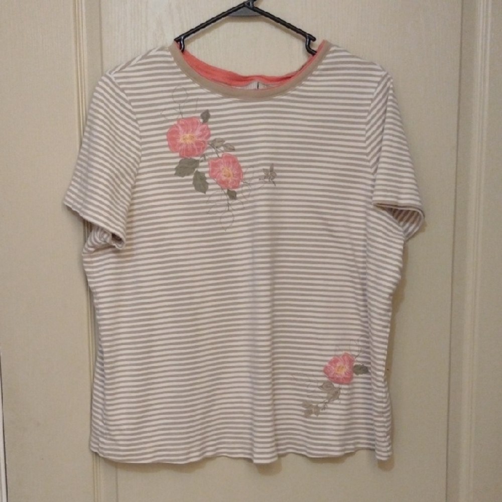 White Stag Boxy Embellished White and Gray Tee
